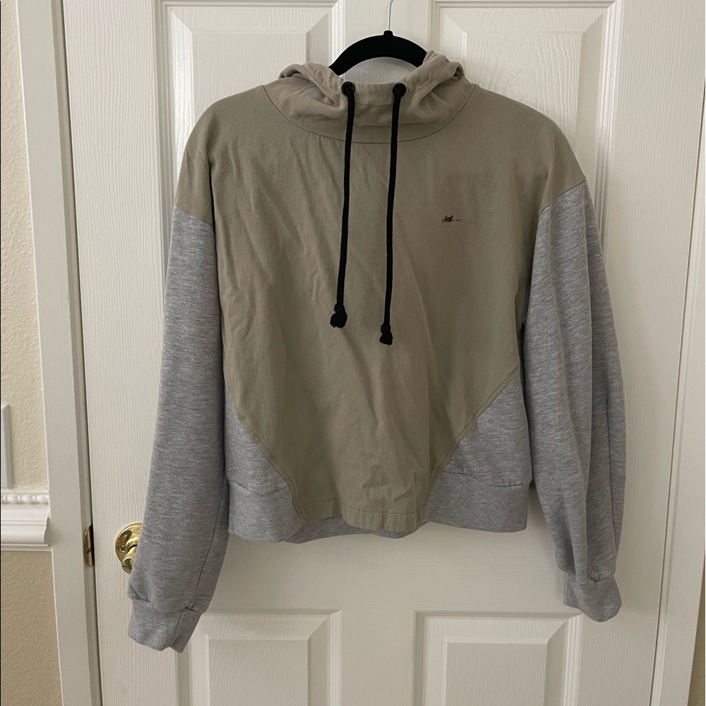 Zara hoodie size small